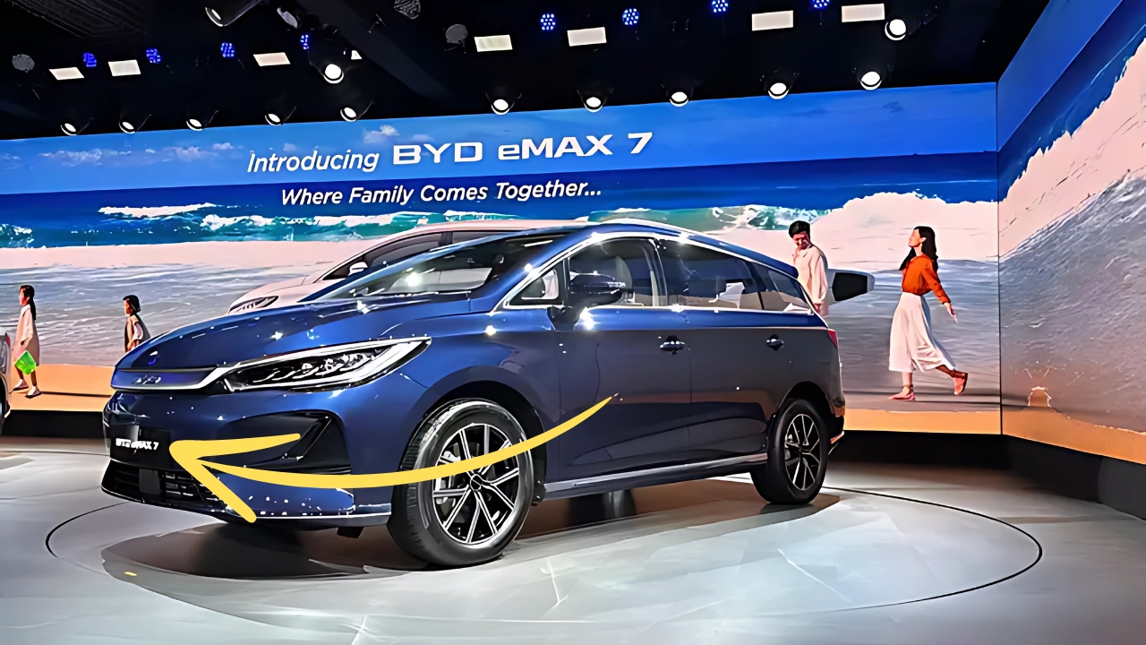 BYD eMAX7